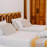 Hacienda Clavero Four Garden 아파트 *